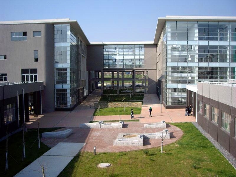 Dalian Medical University 