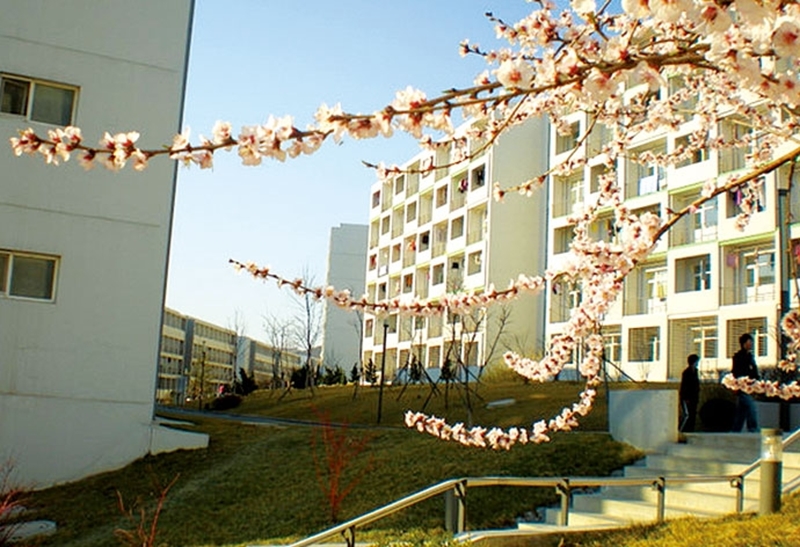 Dalian Medical University 
