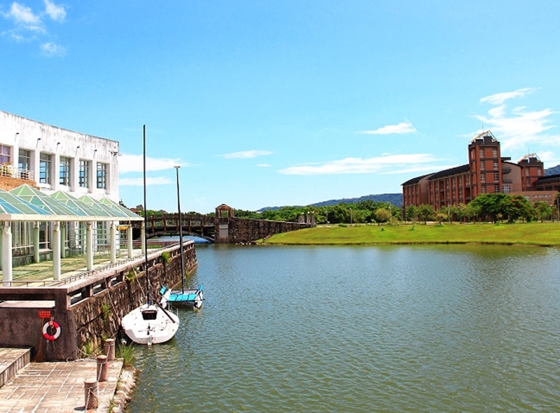 Donghua University