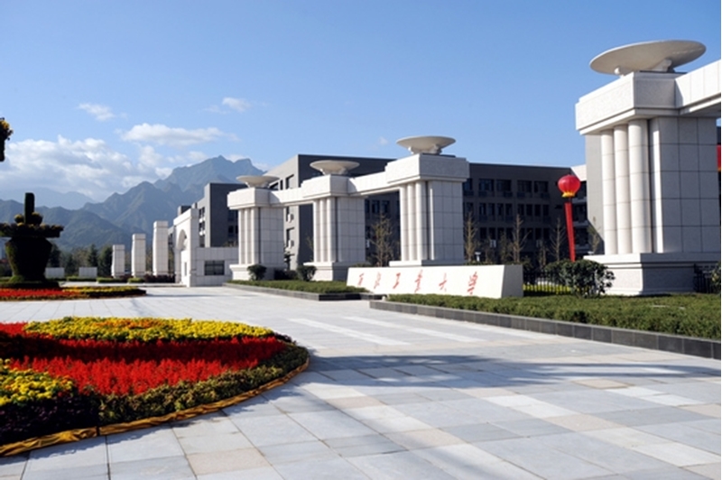 西北工业大学校门_校园设施