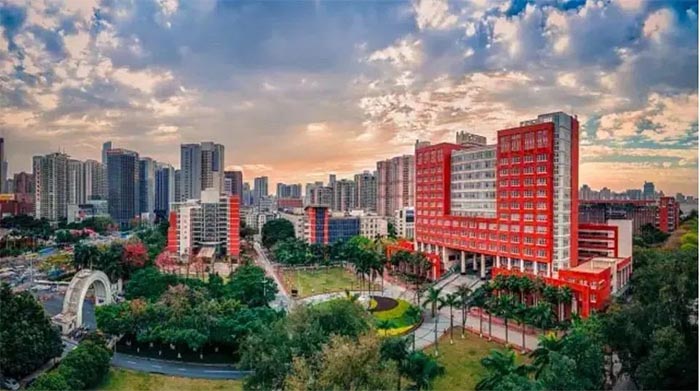 เรียนต่อจีน： Jinan University
