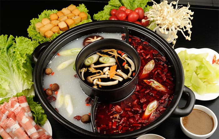 หม้อไฟ 2 รส (鸳鸯火锅) 