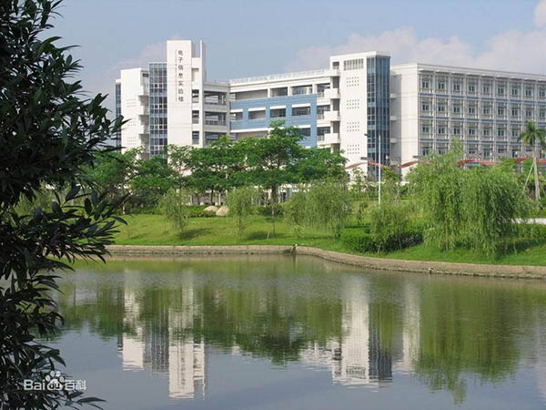 มหาวิทยาลัยในจีน Guangzhou University 广州大学