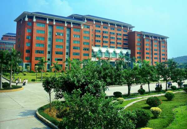 เรียนต่อจีน:Guangdong University of Technology