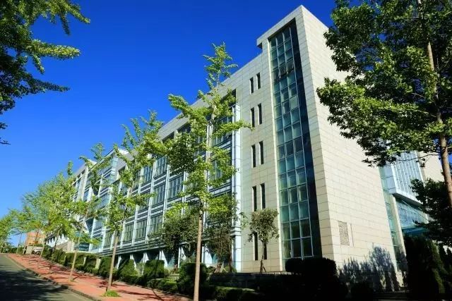 Dongbei University of Finance and Economics 