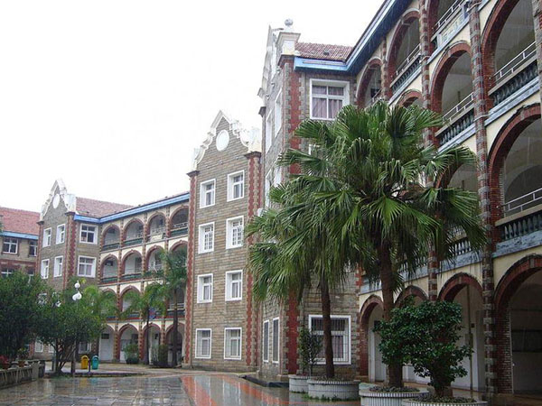 Huaqiao University 华侨大学
