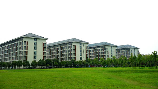 Yangzhou University 扬州大学