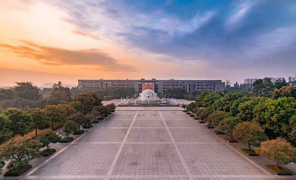 มหาวิทยาลัยในจีน  Xihua University 西华大学