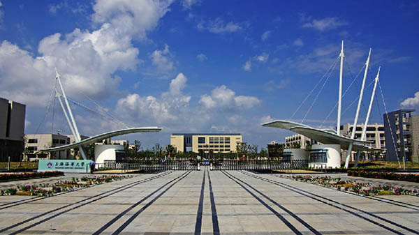 Shanghai Maritime University  上海海事大学