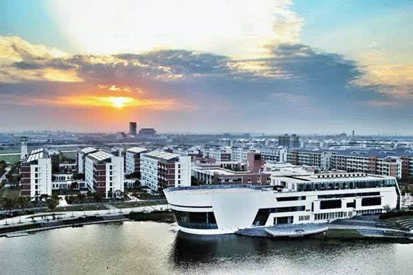 Shanghai Maritime University  上海海事大学