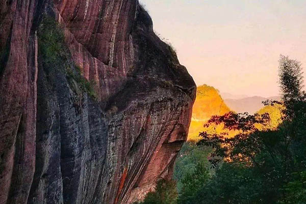 Roaring Tiger Rock